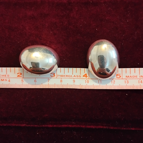 Vintage Patricia Von Musulin Large Silver Oval Dome Ear Clips - Picture 2 of 5